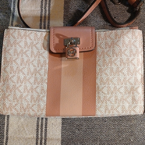 Micheal Kors Monogram Pink Crossbody Bag - Picture 1 of 6